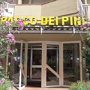 Hotel Parco Dei Pini - 100mt Dal Mare