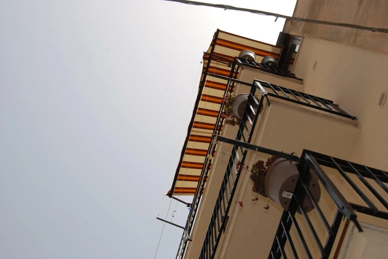 Verdirooms158 Castellammare del Golfo 3*,  Italy